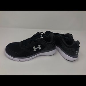 Under Armour Boys sz 3Y sneakers. New.